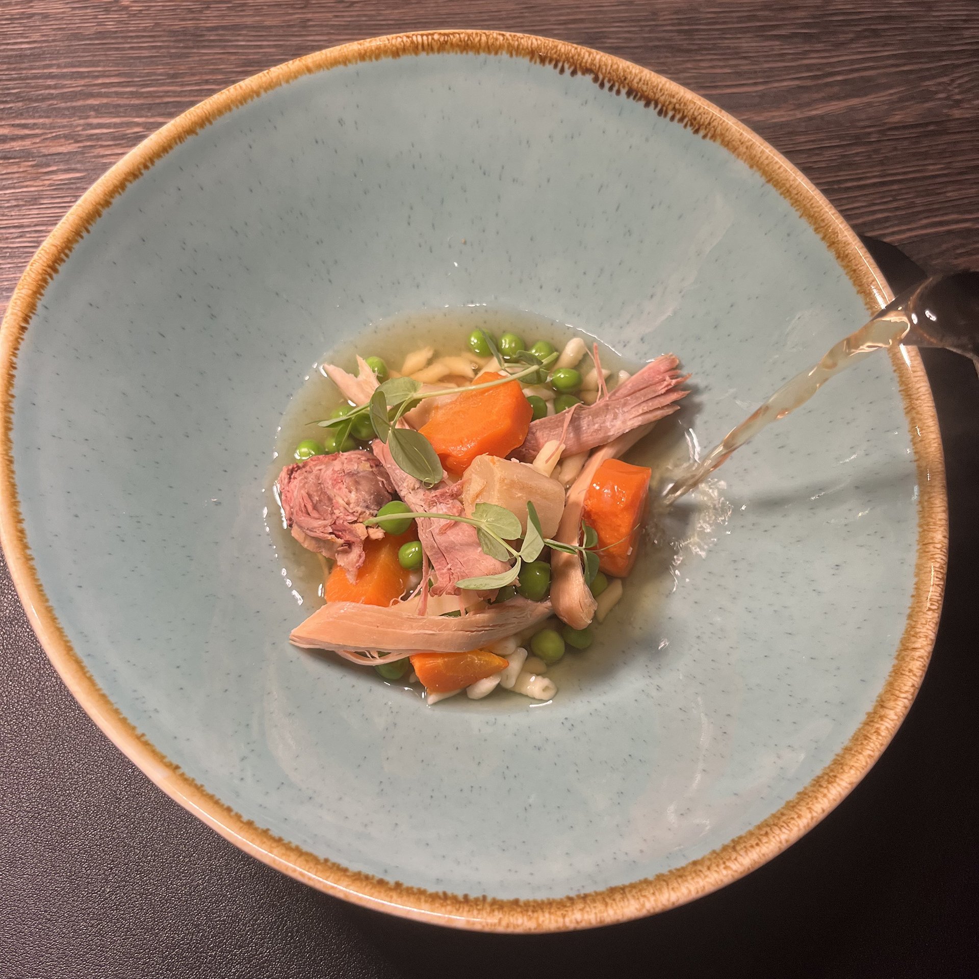 Hühnersuppe und Rindergulasch – Die Stars der neuen Speisekarte des Liget Royal Restaurants werden vorgestellt – III. Teil Hühnersuppe und Rindergulasch – Die Stars der neuen Speisekarte des Liget Royal Restaurants werden vorgestellt – III. Teil